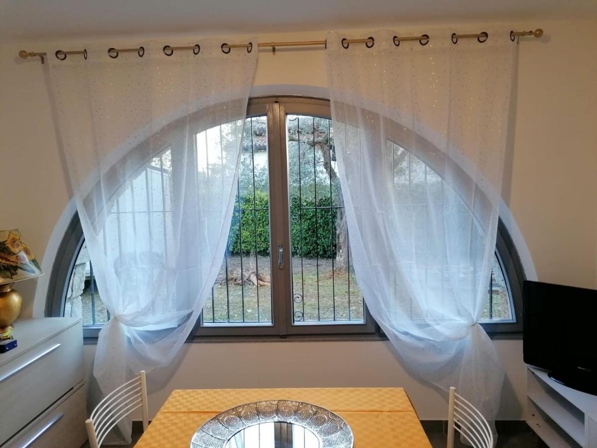 Villa La Magnolia - Private Beach Access, Garden, Views Lazise Exterior photo