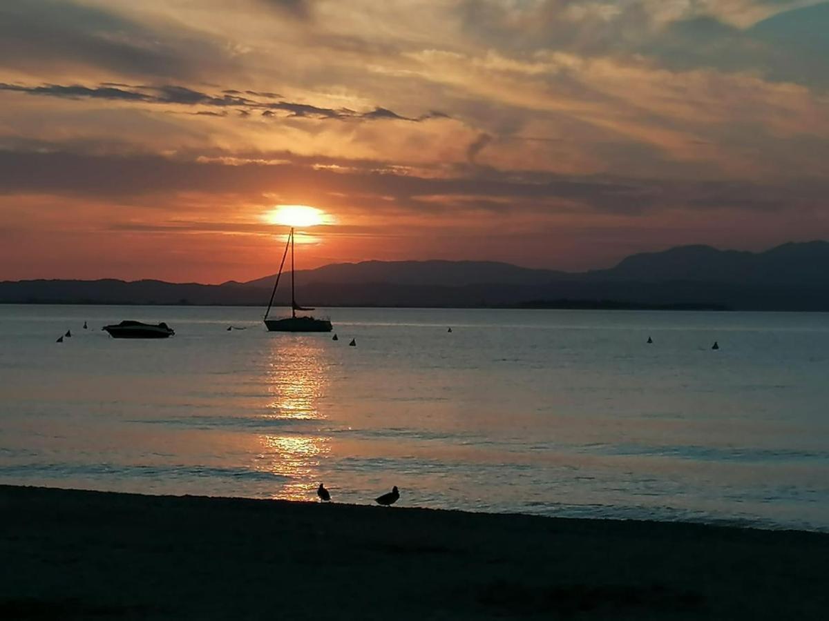 Villa La Magnolia - Private Beach Access, Garden, Views Lazise Exterior photo
