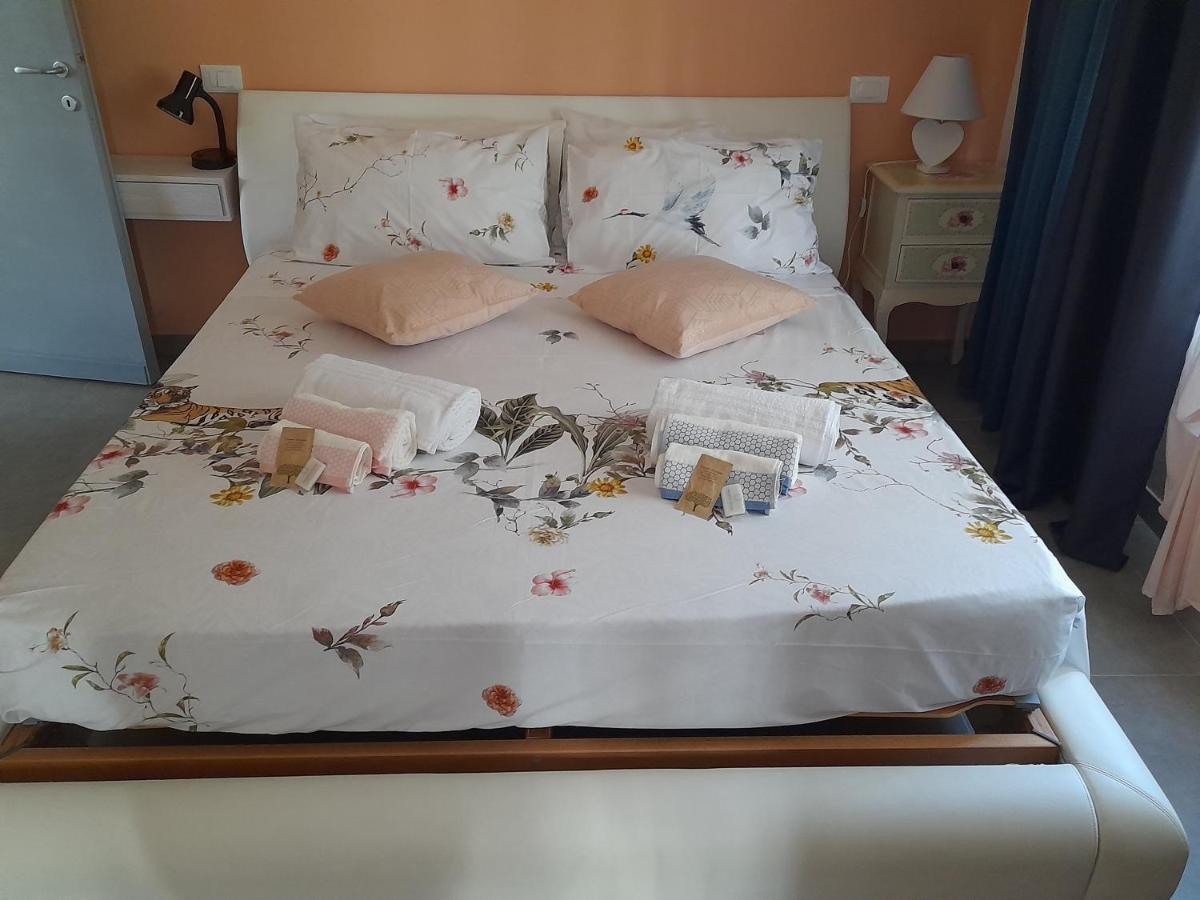 Villa La Magnolia - Private Beach Access, Garden, Views Lazise Exterior photo