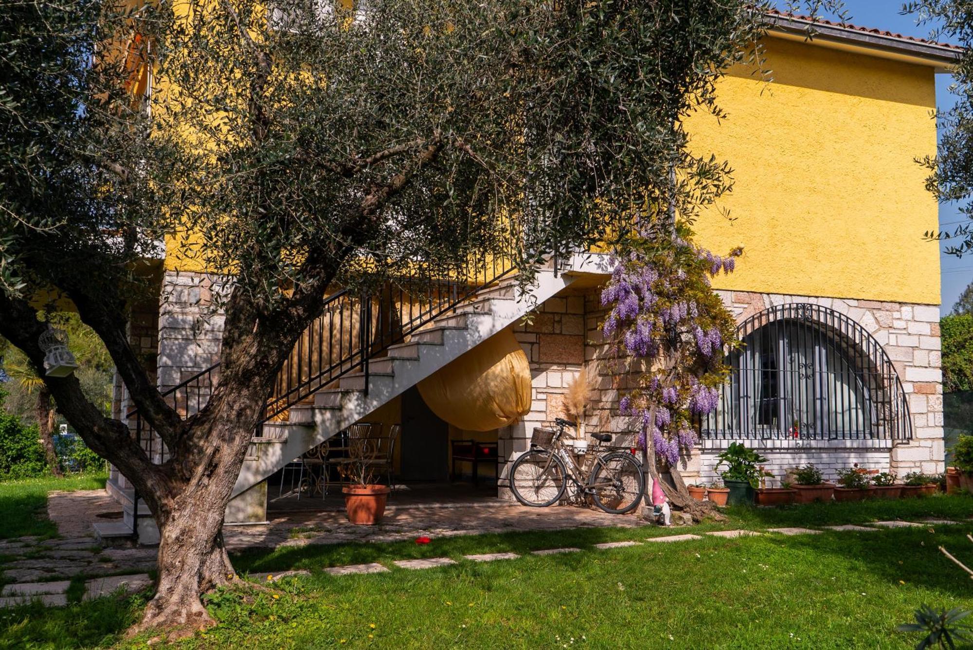 Villa La Magnolia - Private Beach Access, Garden, Views Lazise Exterior photo